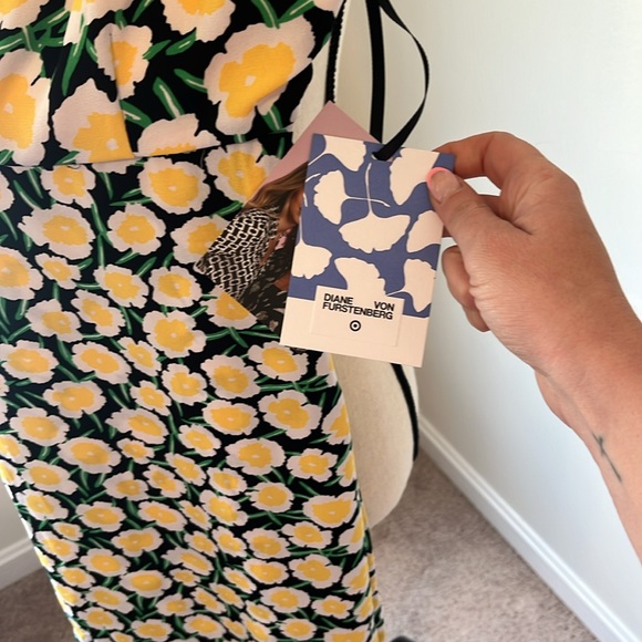 DVF for Target yellow floral 90s-style shift sweetheart dress NWT - Picture 5 of 5